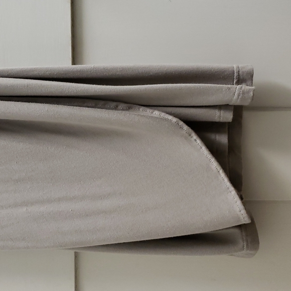 Women's faux wrap dress - fitted grey surplice midi dress - Picture 7 of 8